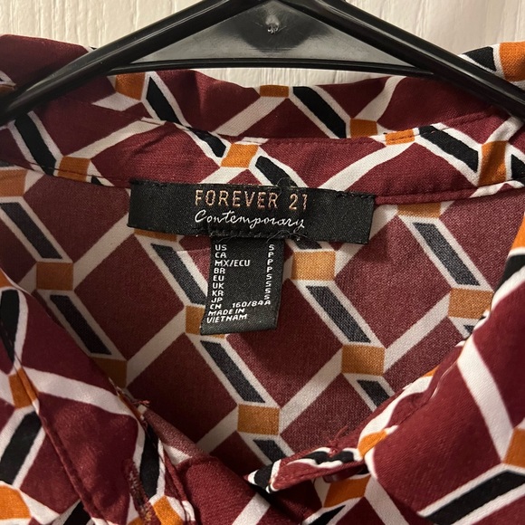 Button Up Short Sleeve Pattern Top - Picture 2 of 7